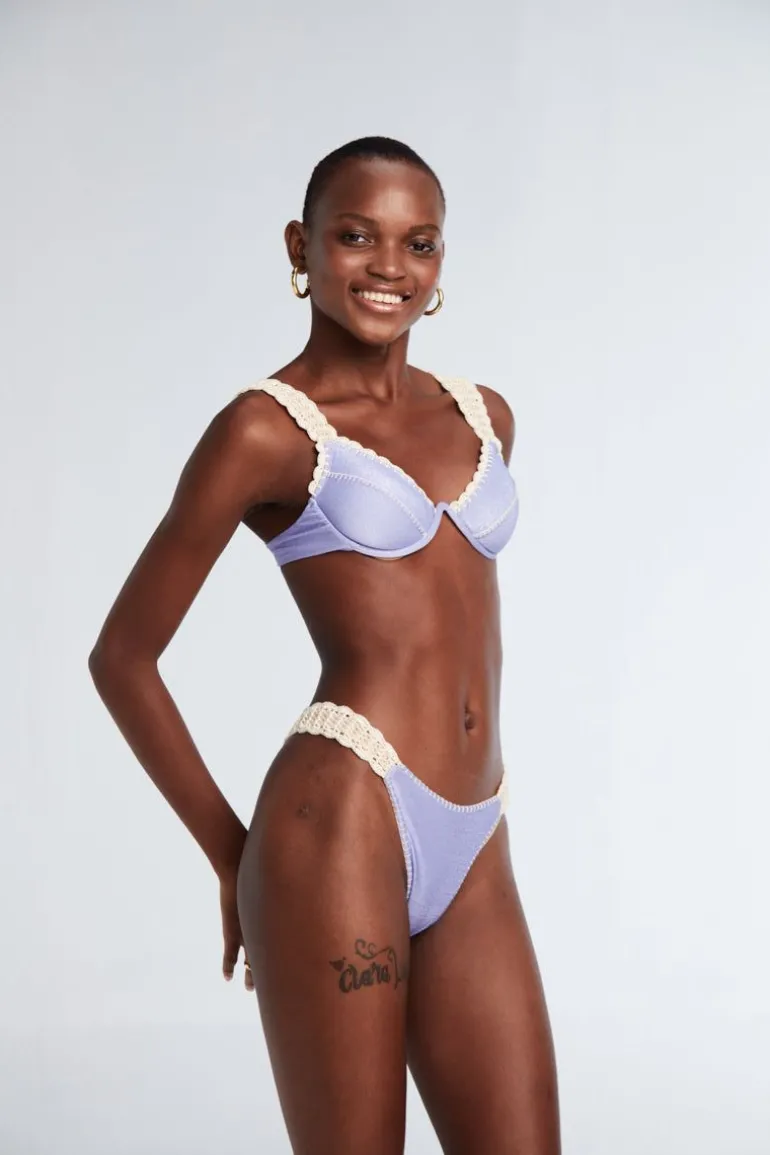 Alessia Lilac Shine Med Heklet Bunn